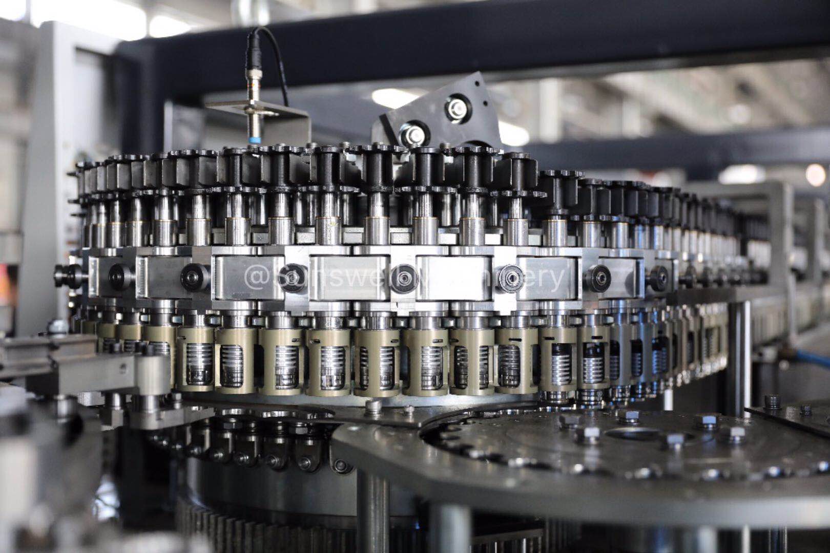 pet瓶包装的csd可乐饮料的吹瓶6767盖组合